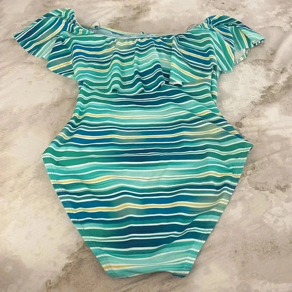 Vince Camuto Printed Ruffled Off-The-Shoulder One-Piece Swimsuit Size 8 - Picture 6 of 8